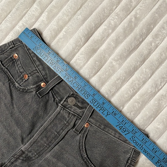 Levis 501 Shorts | Size 24 - Picture 7 of 7